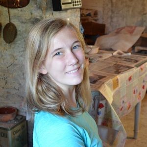 Meet your Posher, Elise